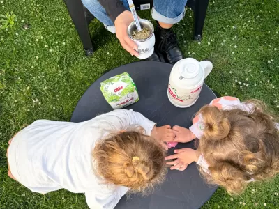 Rondas que educan: el mate como parte de las memorias emocionales de la infancia
