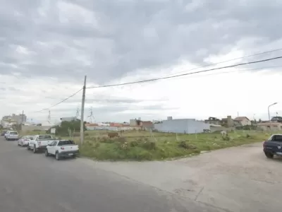 Dispararon a un joven marplatense en la costa para robarle el auto y lucha por su vida