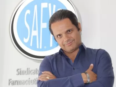 Peretta apunta contra la falta de control estatal tras el fallecimiento de un profesional en Palermo