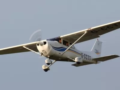 Proponen estudiar trajes conductivos para proteger a pilotos de ala delta ante cables de alta tensi&oacute;n