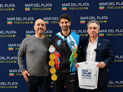 Tom&aacute;s Maimone conquist&oacute; 7 medallas en Asia y recibi&oacute; un reconocimiento