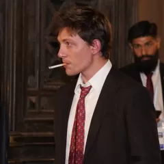 Dardo de un ex funcionario a Santiago Caputo: "A veces discut&iacute;amos y cometi&oacute; algunos errores"
