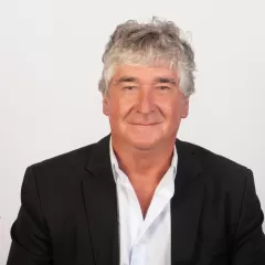 Jorge Metz present&oacute; un plan para descentralizar la Provincia, bajar impuestos y reformar el Estado