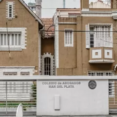 La ciudad enfrenta un fuerte sacud&oacute;n institucional tras la demanda contra Leandro Gab&aacute;s por sus cargos simult&aacute;neos