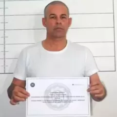 Mameluco azul y silencio vigilado: la ca&iacute;da de "Fred" Machado y su rutina tras las rejas en Estados Unidos
