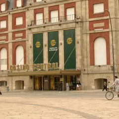 Trabajadores de casinos paran actividades y advierten por cierres en la Provincia