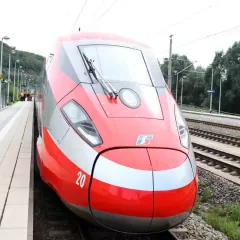 El nuevo rey de la alta velocidad ya est&aacute; en marcha: Austria prueba el tren m&aacute;s r&aacute;pido de Europa